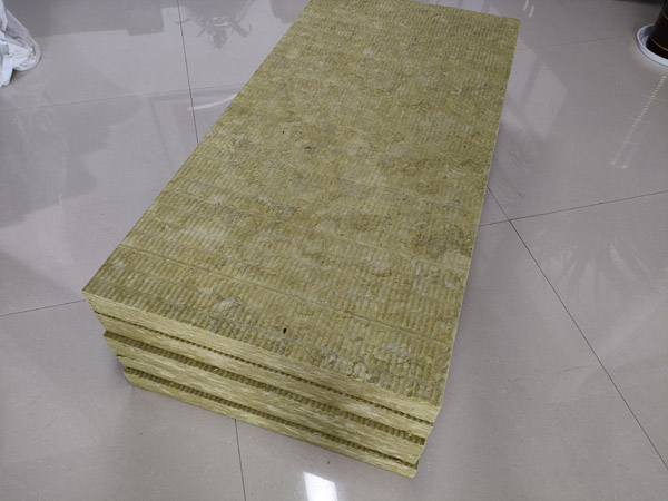 關(guān)于巖棉板的產(chǎn)品優(yōu)勢特點和應(yīng)用領(lǐng)域。